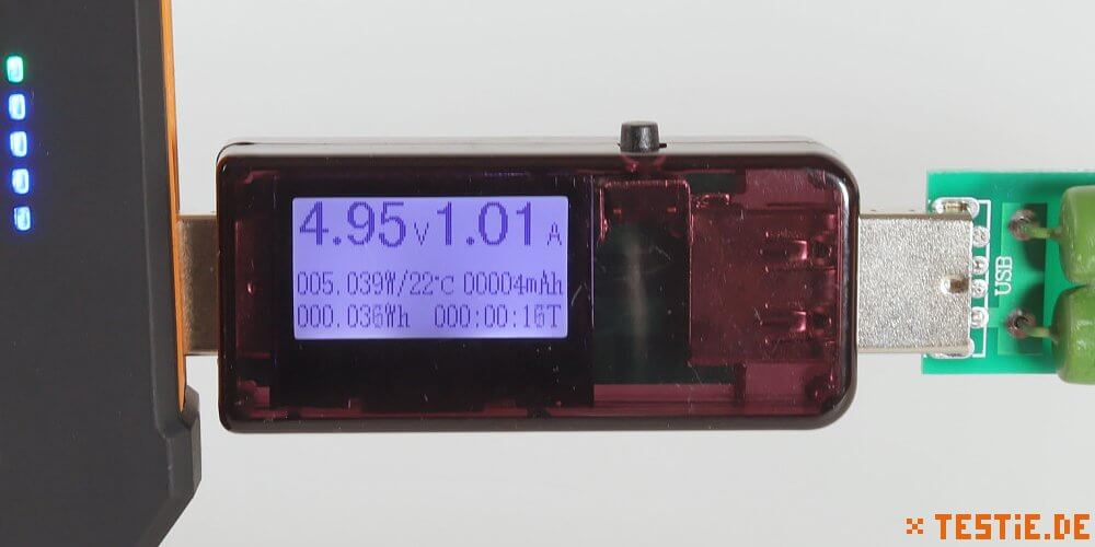 USB Messgerät Tester mit Anzeige Spannung  Strom  Zeit  Kapazität 